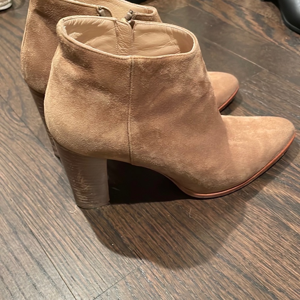 Manolo Blahnik Suede boots (size 7)